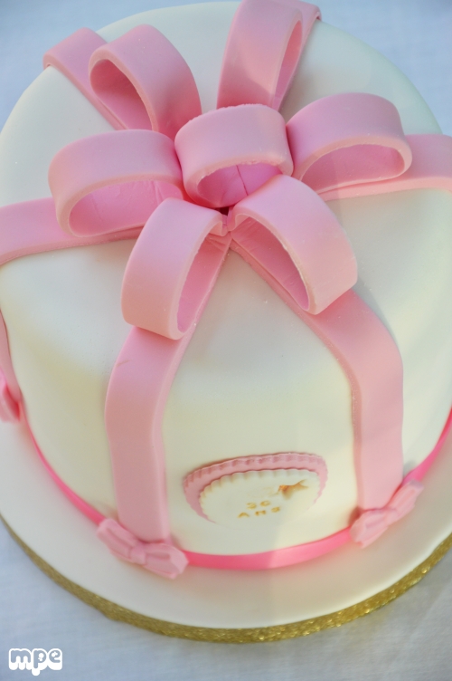 Faire des décors en sucre isomalt pour gâteaux - Blog cake design et de  pâtisserie - Blog Autour du Gâteau